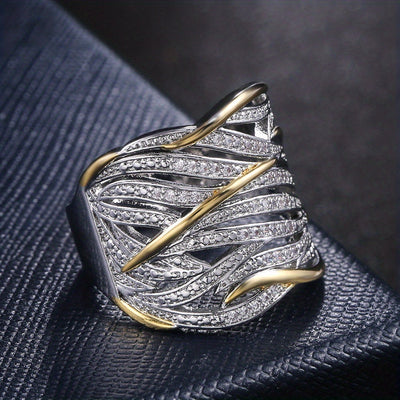 Eleganter mehrlagiger gedrehter Ring